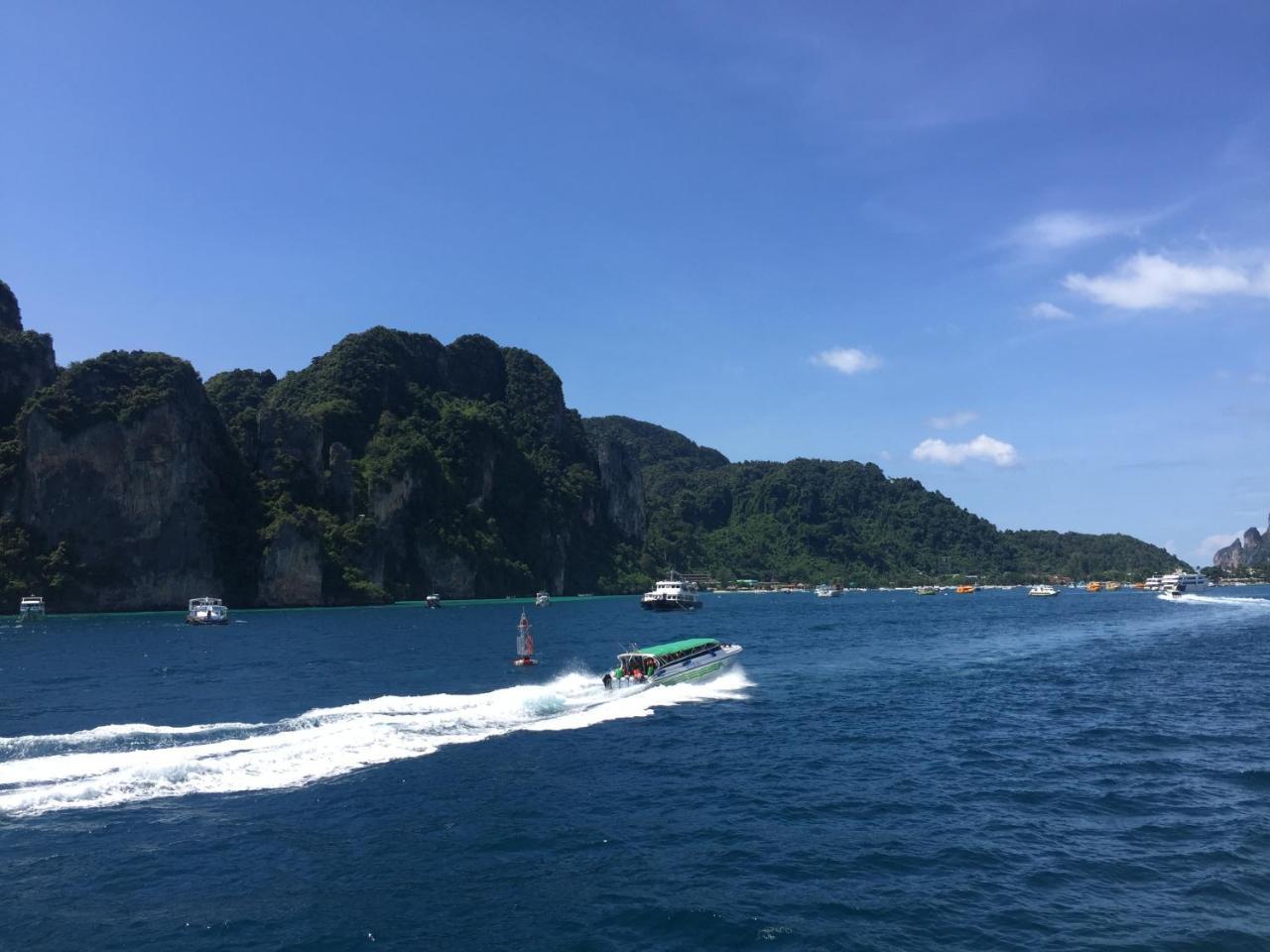 Phi Phi Sea And Hill Resort Exterior foto